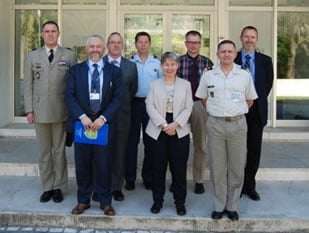 V13-004-1.jpg